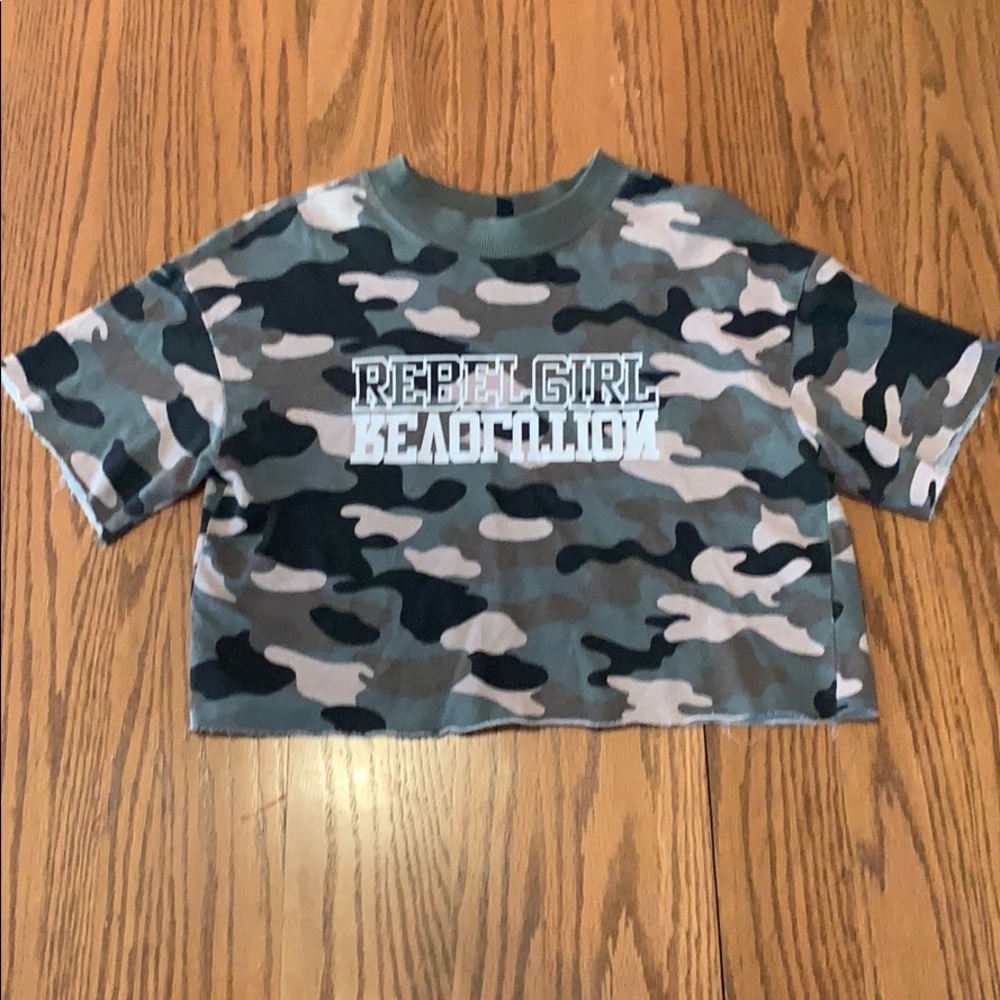 Cropped tee